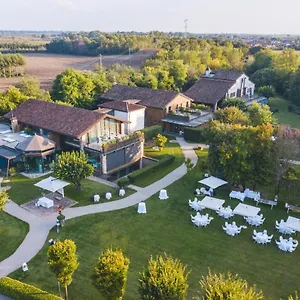  Hotell Il Tesoro Living